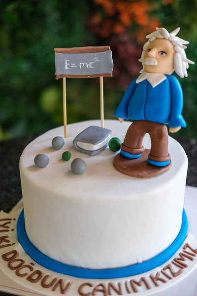 Butik Fizikçi Albert Einstein Pastası