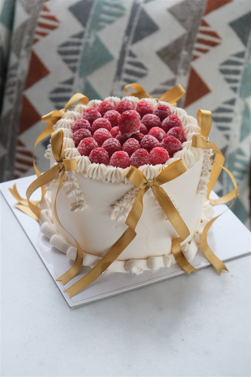 Gerçek Frambuazlı Altın Kurdele (Vintage Cake)