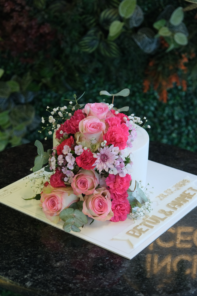 Butik Çiçek Buketi Kırmızı