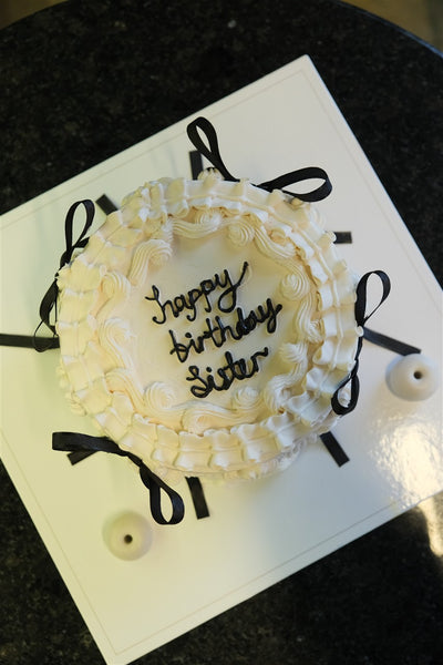 Butik Siyah Kurdela Nostaljik Pasta (Vintage Cake)