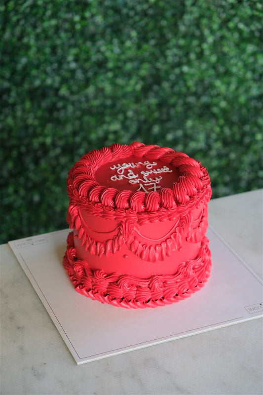 Butik Kırmızı Dekorlu Nostaljik Pasta (Vintage Cake)