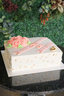 Butik Pembe Nişan Pastası Şeker Hamuru Kaplamasız