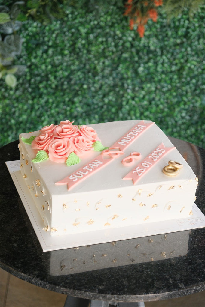 Butik Pembe Nişan Pastası Şeker Hamuru Kaplamasız