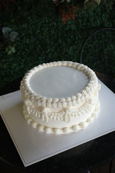 Butik Beyaz Sade Nostaljik Pasta (Vintage Cake)