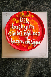 Butik Motto Taçlı Kraliçe Pastası