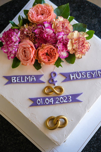 Butik Nişan Pastası Canlı Çiçekli